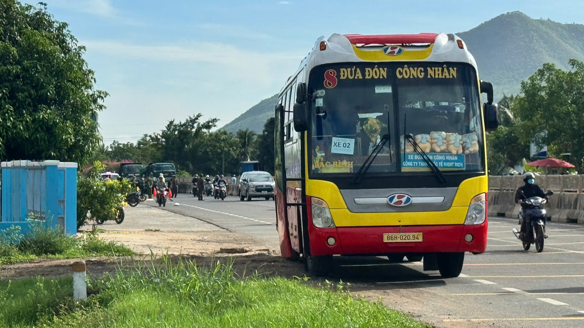 Bình Thuận: Nữ công nhân tử vong sau va chạm với xe chở công nhân- Ảnh 2.