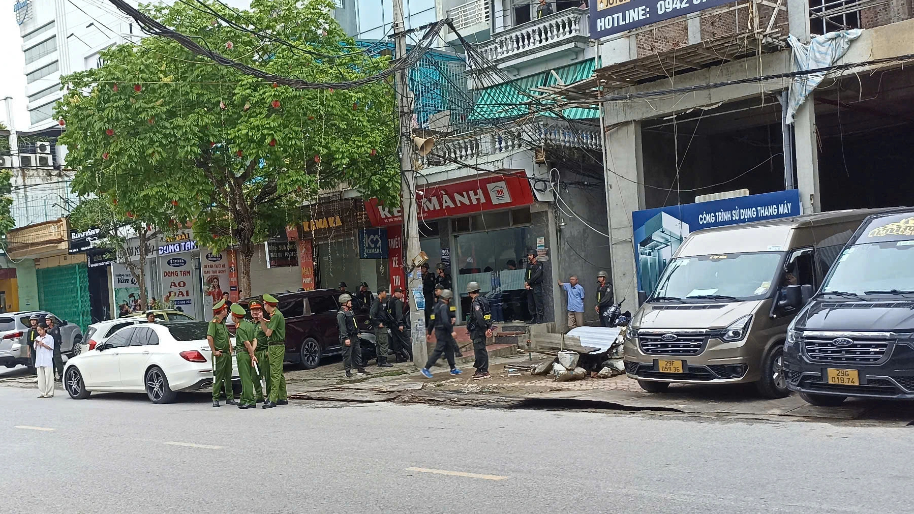 Bộ Công an khám nhà trùm giang hồ Tuấn 'thần đèn'- Ảnh 2.