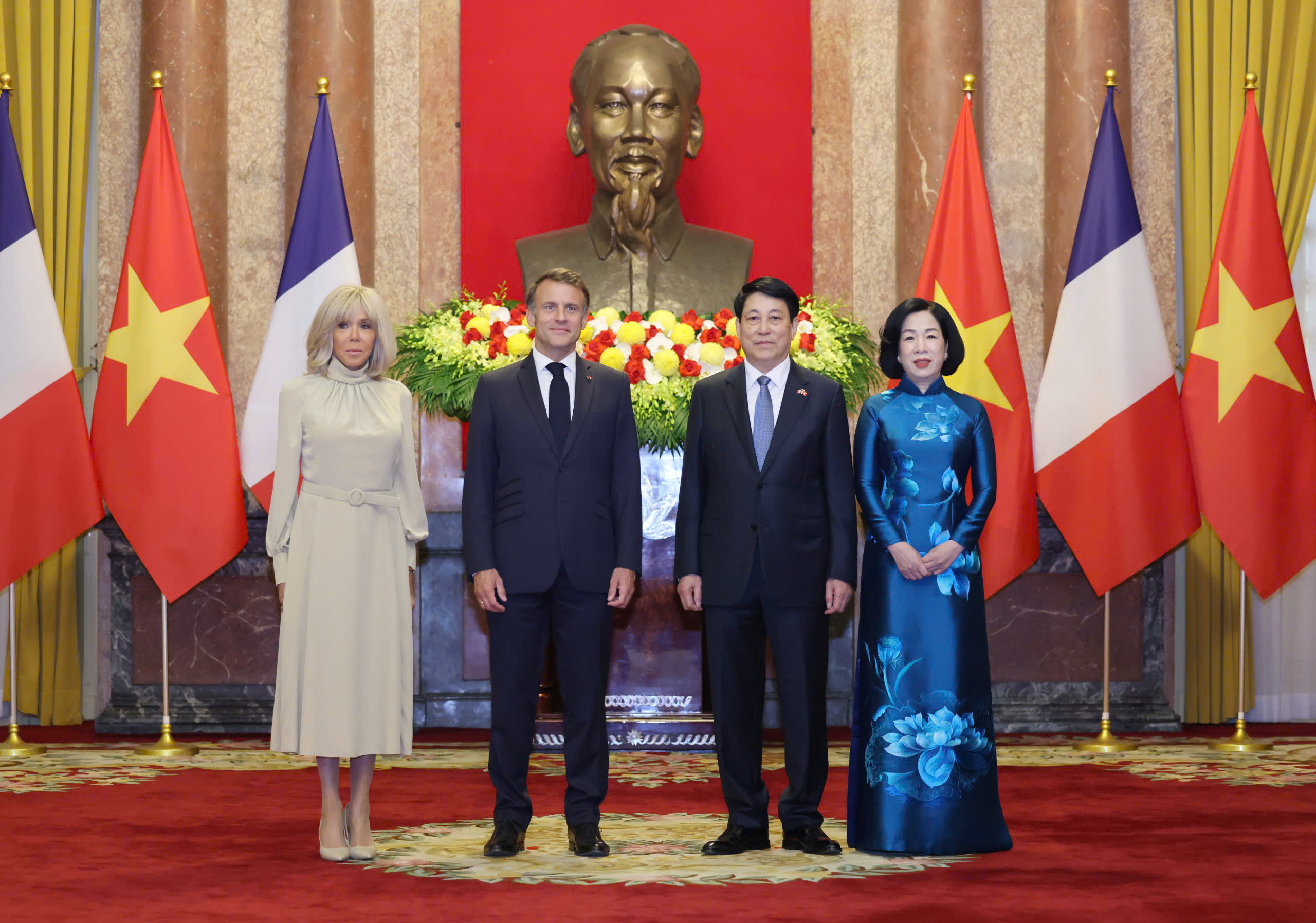 Tuyên bố chung Việt Nam - Pháp- Ảnh 2. Tuyên bố chung Việt Nam - Pháp- Ảnh 2.