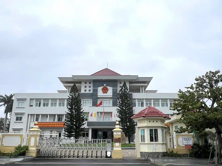 Nghỉ hưu trước tuổi, lái xe UBND tỉnh Phú Yên nhận hơn 1,3 tỉ đồng - Ảnh 1.