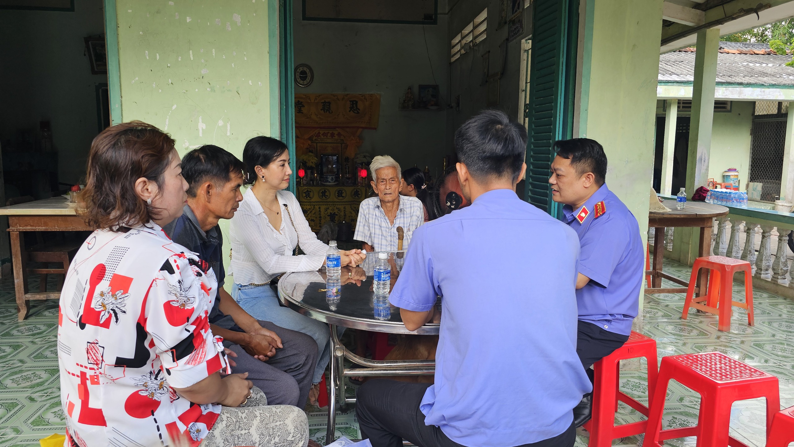 Viện KSND tối cao tiếp nhận tố cáo hành vi ra quyết định trái pháp luật - Ảnh 2.