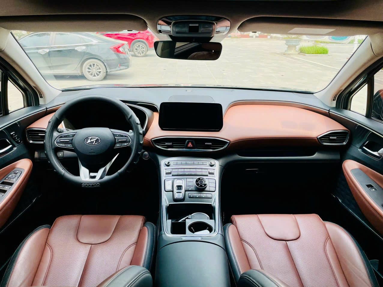 Nghịch lý: Hyundai Santa Fe đời cũ, dùng 2 năm bán lại đắt hơn giá xe mới - Ảnh 3. Nghịch lý: Hyundai Santa Fe đời cũ, dùng 2 năm bán lại đắt hơn giá xe mới - Ảnh 3.