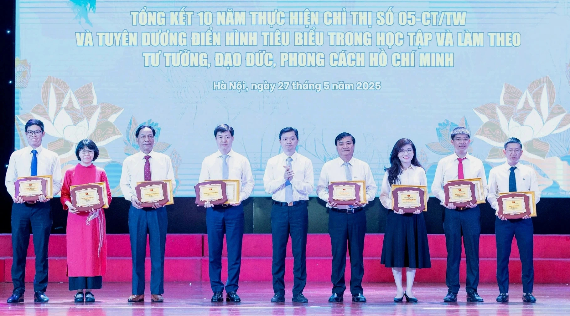 Học và làm theo Bác: Thước đo quan trọng cho giới trẻ hiện đại - Ảnh 5. Học và làm theo Bác: Thước đo quan trọng cho giới trẻ hiện đại - Ảnh 5.