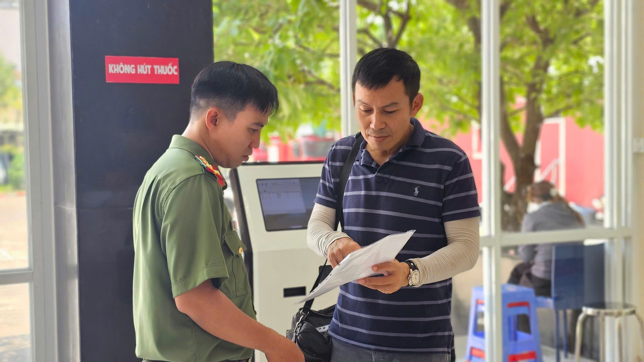 Thường trú ở tỉnh có đăng ký tạm trú ở TP.HCM được không?- Ảnh 1.