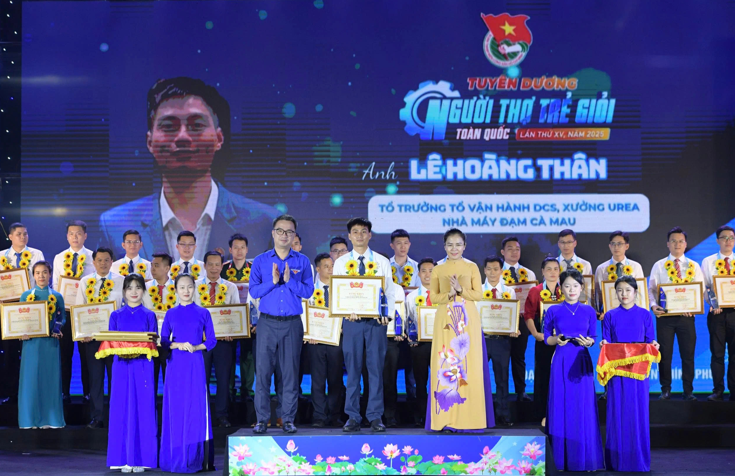 T.Ư Đoàn tuyên dương 51 'người thợ trẻ giỏi' năm 2025- Ảnh 1. T.Ư Đoàn tuyên dương 51 'người thợ trẻ giỏi' năm 2025- Ảnh 1.