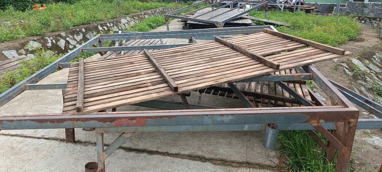 Xót xa cảnh hàng quán thượng nguồn sông Ô Lâu bị nước lũ 'càn quét'- Ảnh 3.