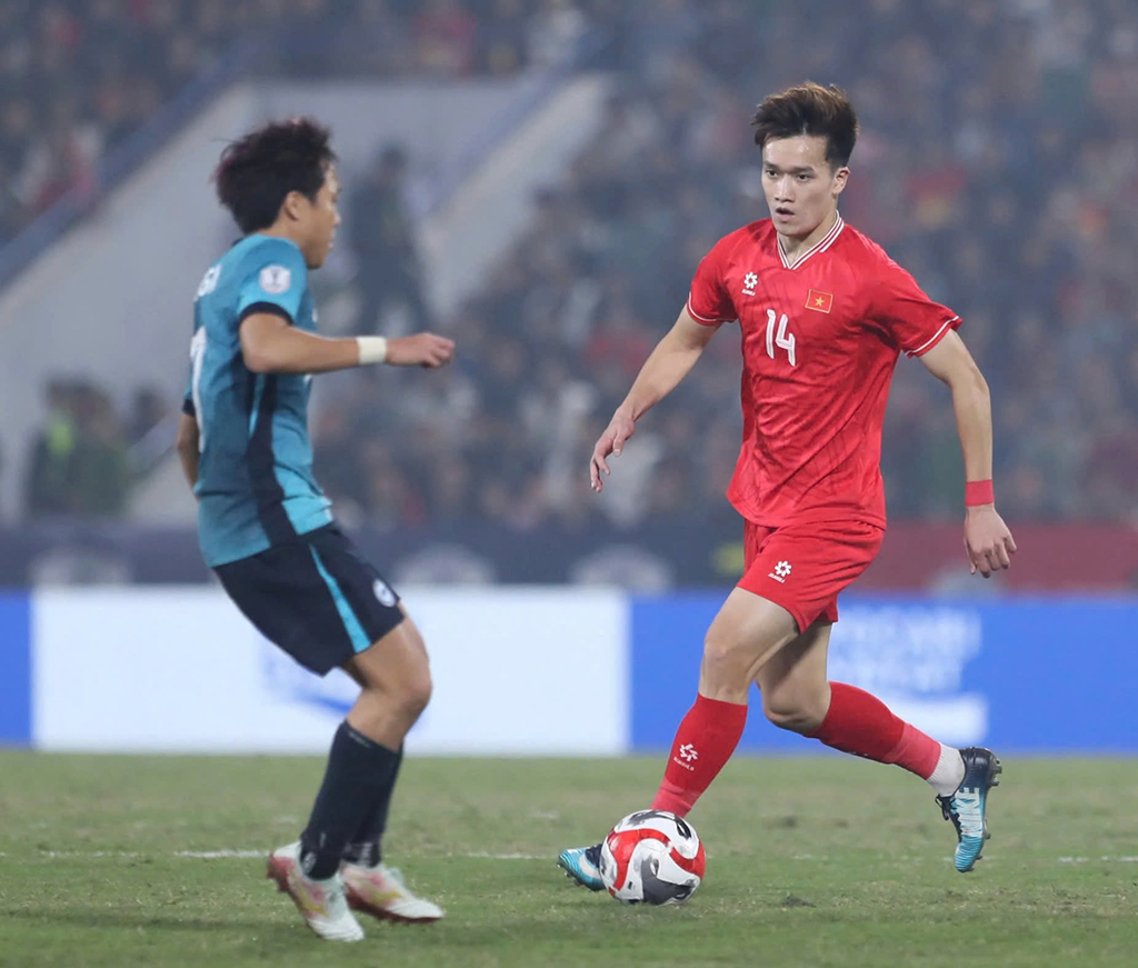 Hoang Duc និង Ninh Binh មានក្តីស្រមៃចាប់ផ្តើមក្នុង V-League៖ ចូលរួមដោយឥតគិតថ្លៃសម្រាប់ការប្រកួតជាមួយ Thanh Hoa - រូបថតទី 5 ។ Hoàng Đức và Ninh Bình khởi đầu như mơ tại V-League: Mở cửa miễn phí trận gặp Thanh Hóa- Ảnh 5.