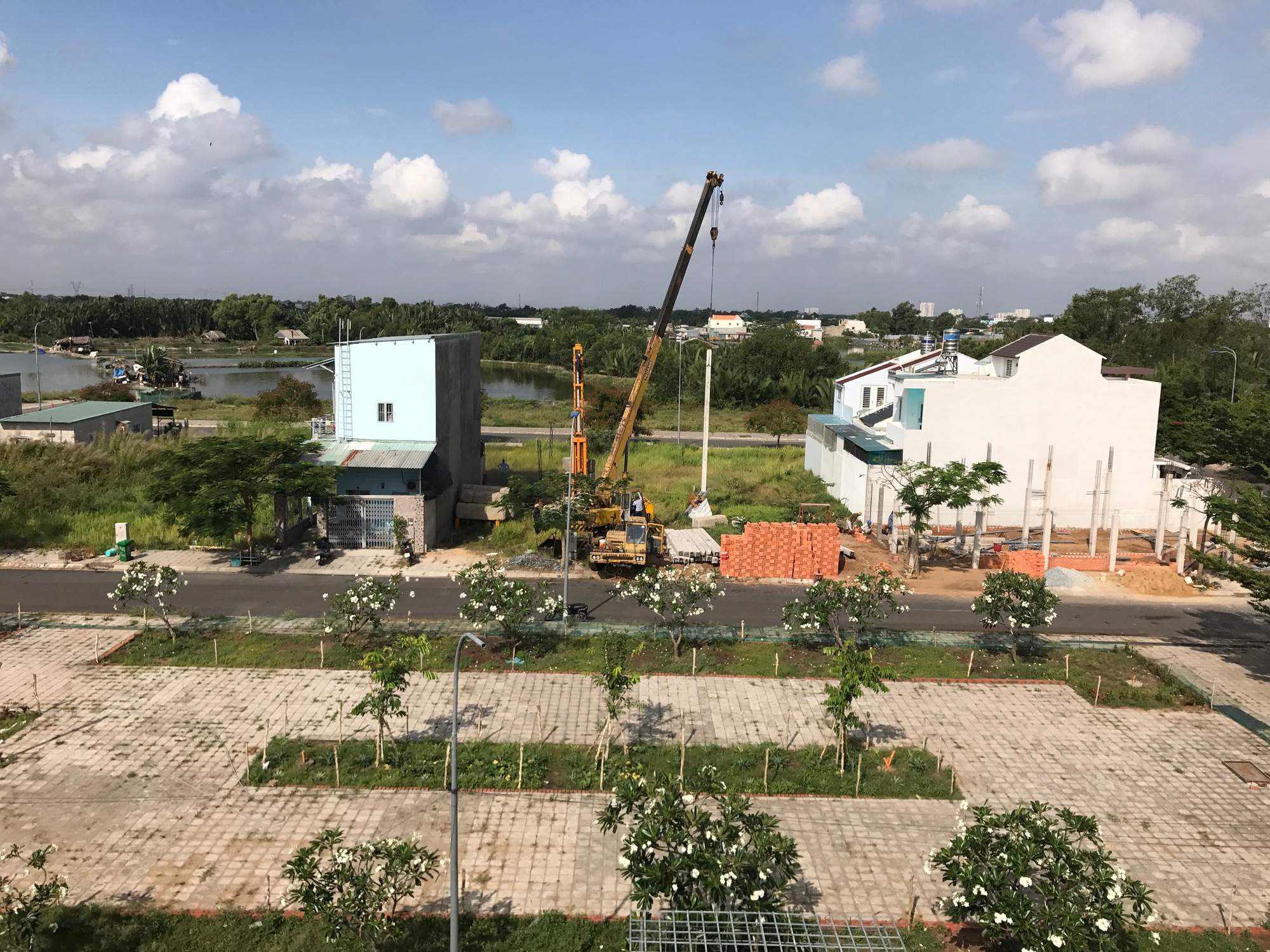 Hoan nghênh chủ trương bỏ giấy phép xây dựng   - Ảnh 1.