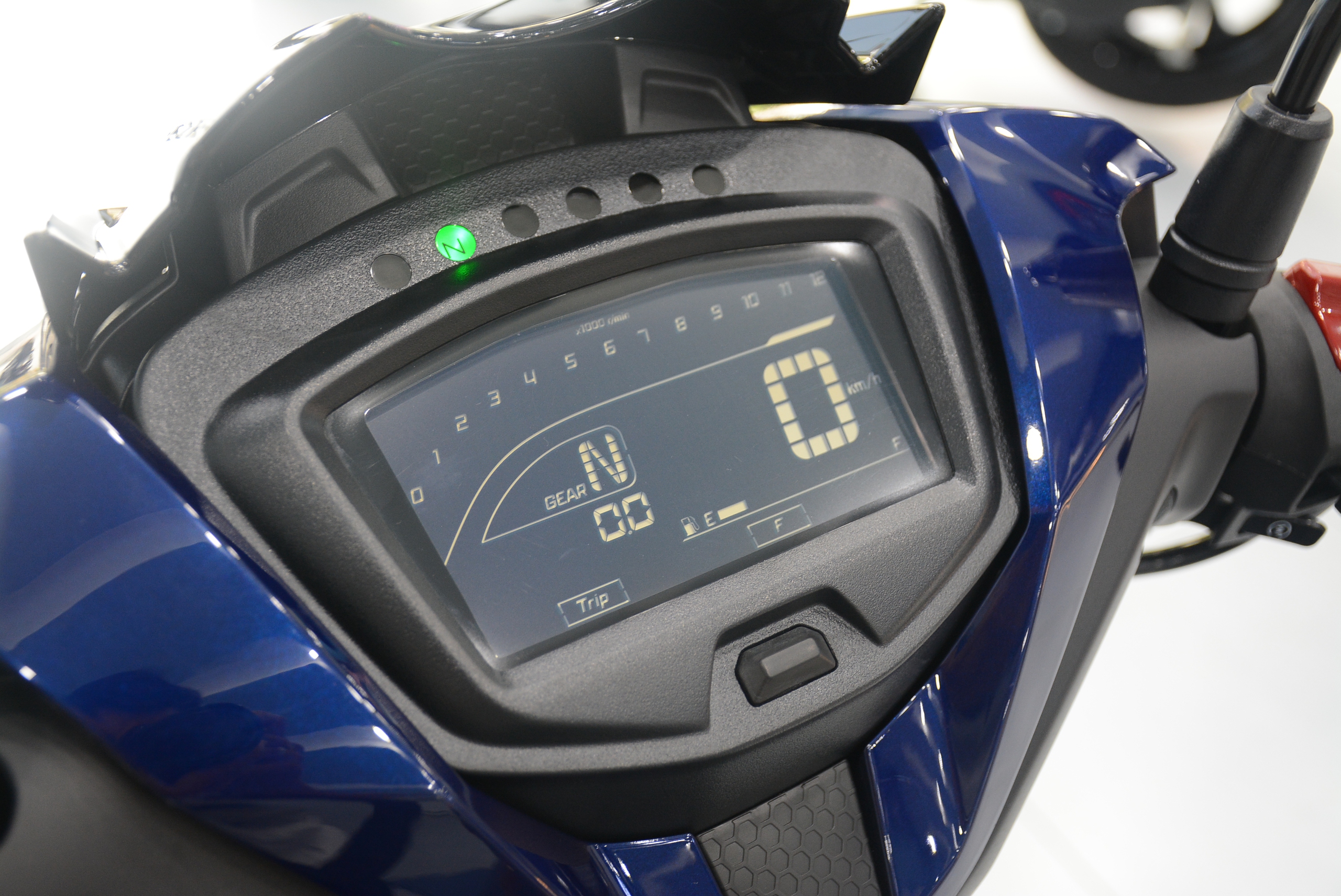 Xe c&ocirc;n tay Yamaha Y15ZR SE nhập khẩu Malaysia về Việt Nam, chỉ c&oacute; 25 chiếc - Ảnh 7.