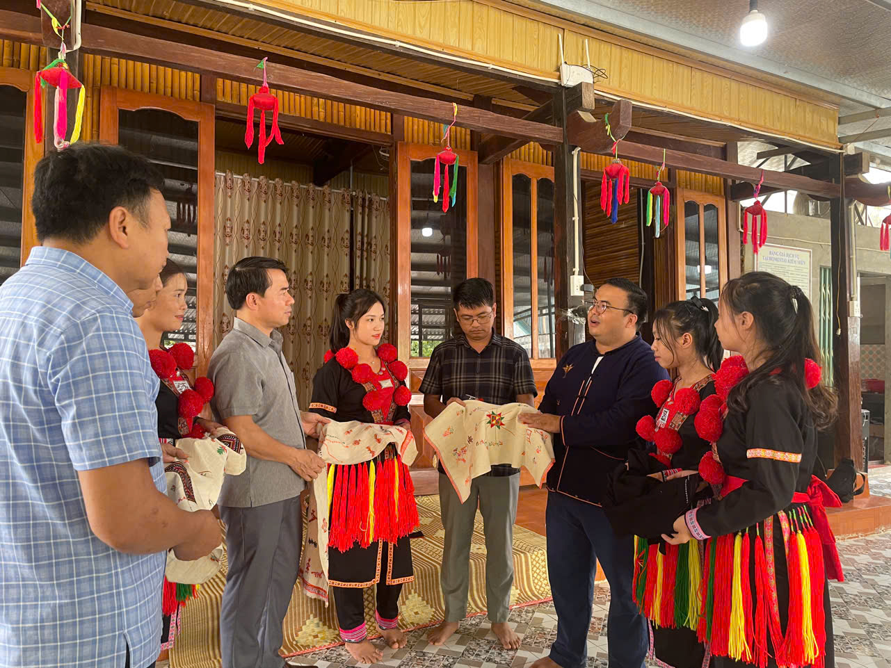 Manteniendo viva la cultura Dao - Foto 2 Giữ 'lửa' văn hóa Dao- Ảnh 2.