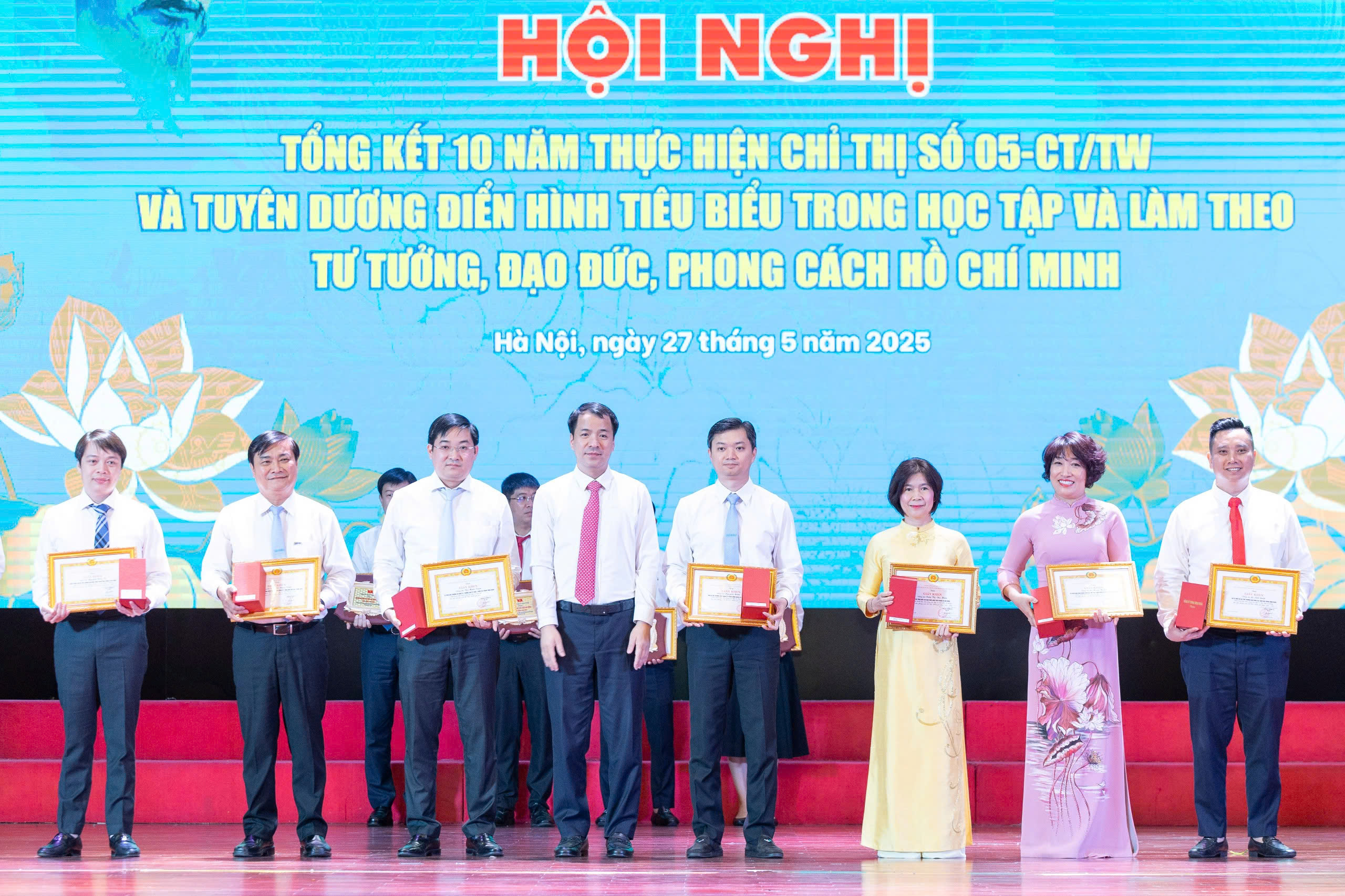 Học và làm theo Bác: Thước đo quan trọng cho giới trẻ hiện đại - Ảnh 3. Học và làm theo Bác: Thước đo quan trọng cho giới trẻ hiện đại - Ảnh 3.