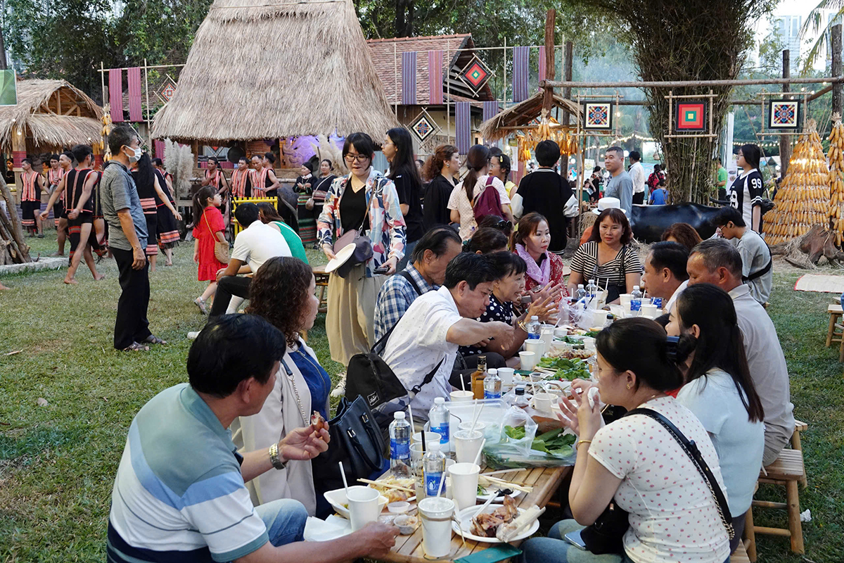 Thấy gì từ thương hiệu dẫn đầu thị phần Food service tại Việt Nam?- Ảnh 1. Thấy gì từ thương hiệu dẫn đầu thị phần Food service tại Việt Nam?- Ảnh 1.