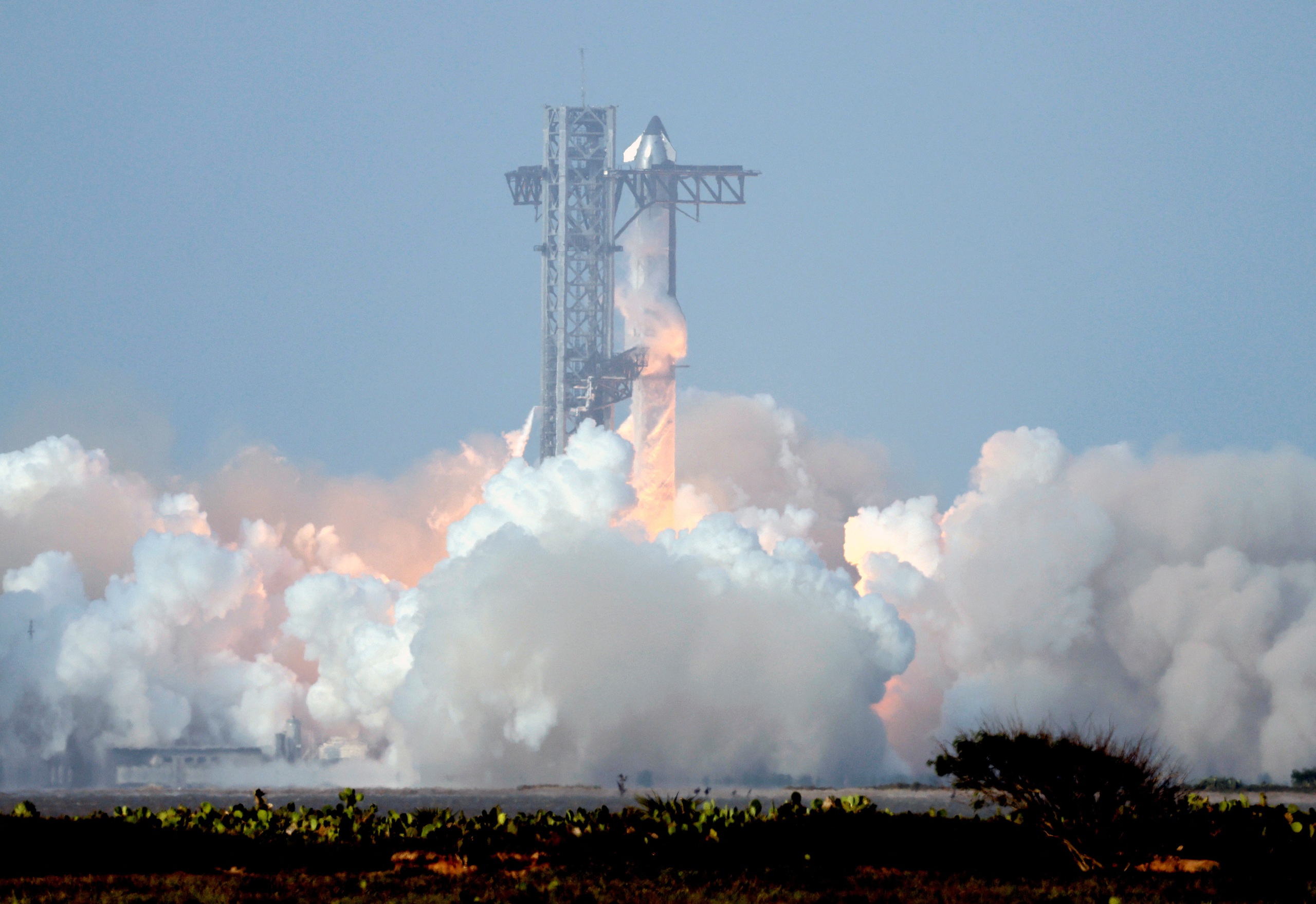 SpaceX phóng phi thuyền Starship lần 9, mất kiểm soát sau 30 phút