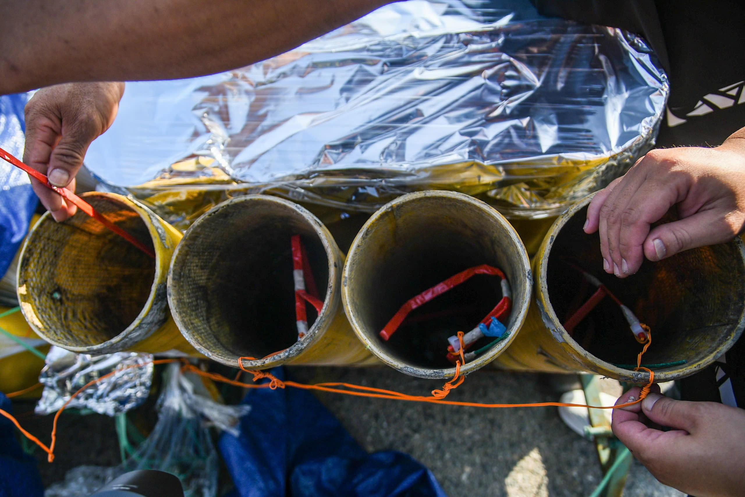 'Trận địa' ph&aacute;o hoa trước giờ khai hỏa: 'Đại chiến &aacute;nh s&aacute;ng' tr&ecirc;n s&ocirc;ng H&agrave;n- Ảnh 3.