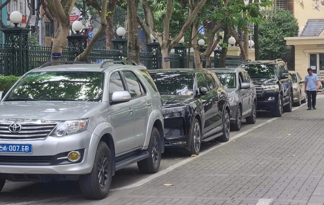Sau khi bỏ cấp huyện, mỗi xã được trang bị tối đa 2 xe công Sau khi bỏ cấp huyện, mỗi xã được trang bị tối đa 2 xe công