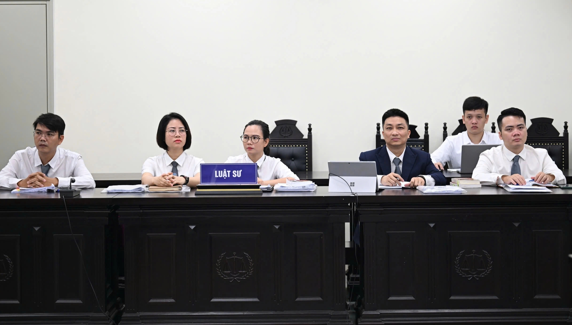 Xét xử cựu vụ phó nhận hối lộ tiền tỉ để 'đổi nhà to hơn'- Ảnh 5. Xét xử cựu vụ phó nhận hối lộ tiền tỉ để 'đổi nhà to hơn'- Ảnh 5.