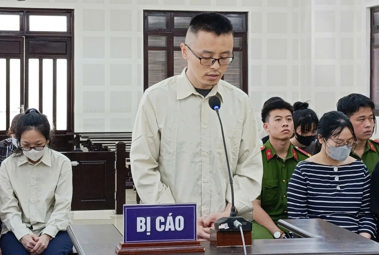 Người Trung Quốc lập các công ty công nghệ núp bóng cho vay nặng lãi  - Ảnh 1.