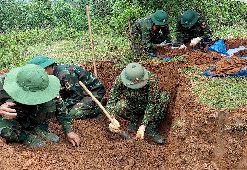 Quảng Trị: Tiếp tục phát hiện hài cốt liệt sĩ tại công trình thi công điện gió- Ảnh 2. Quảng Trị: Tiếp tục phát hiện hài cốt liệt sĩ tại công trình thi công điện gió- Ảnh 2.