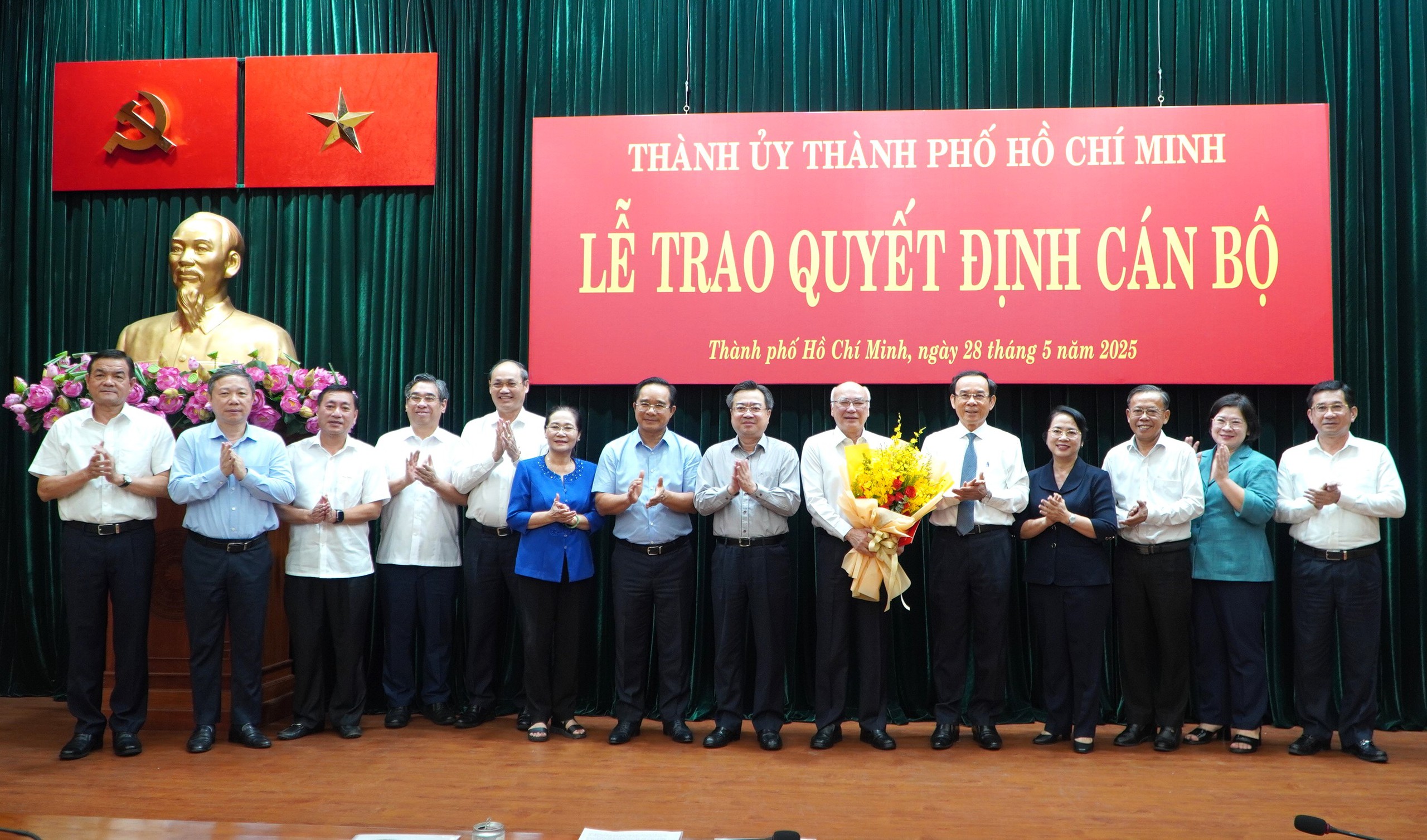 Nhân sự TP.HCM: Ông Phan Nguyễn Như Khuê nghỉ hưu- Ảnh 2. Nhân sự TP.HCM: Ông Phan Nguyễn Như Khuê nghỉ hưu- Ảnh 2.