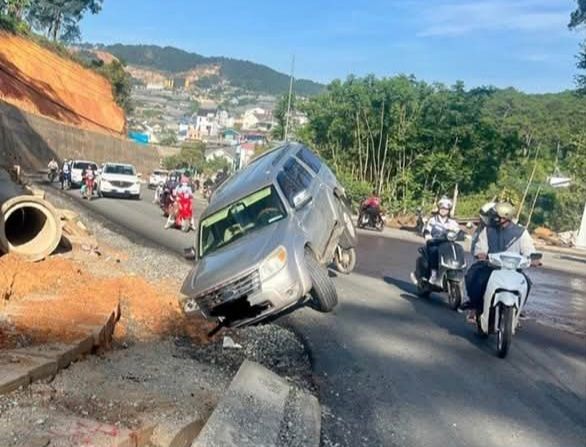 Các công trình giao thông ở Đà Lạt chậm tiến độ, chưa đảm bảo an toàn - Ảnh 1. Các công trình giao thông ở Đà Lạt chậm tiến độ, chưa đảm bảo an toàn - Ảnh 1.
