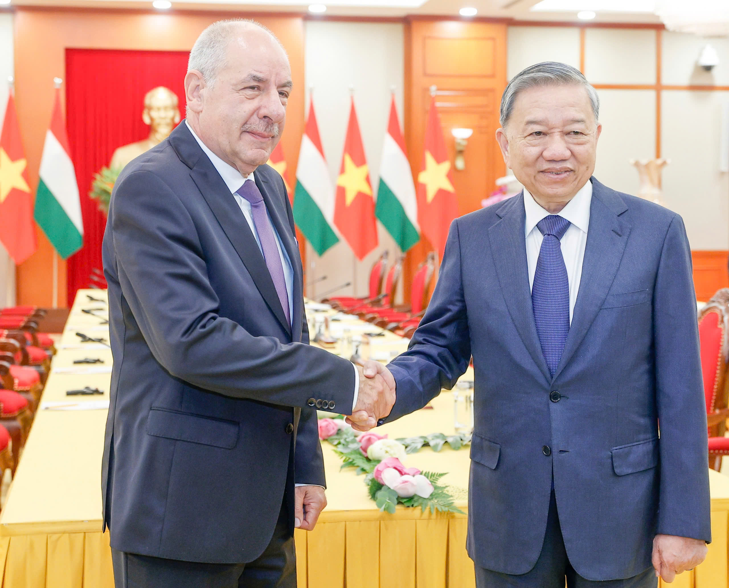 Việt Nam sẵn sàng là cầu nối giữa Hungary với khu vực Đông Nam Á Việt Nam sẵn sàng là cầu nối giữa Hungary với khu vực Đông Nam Á