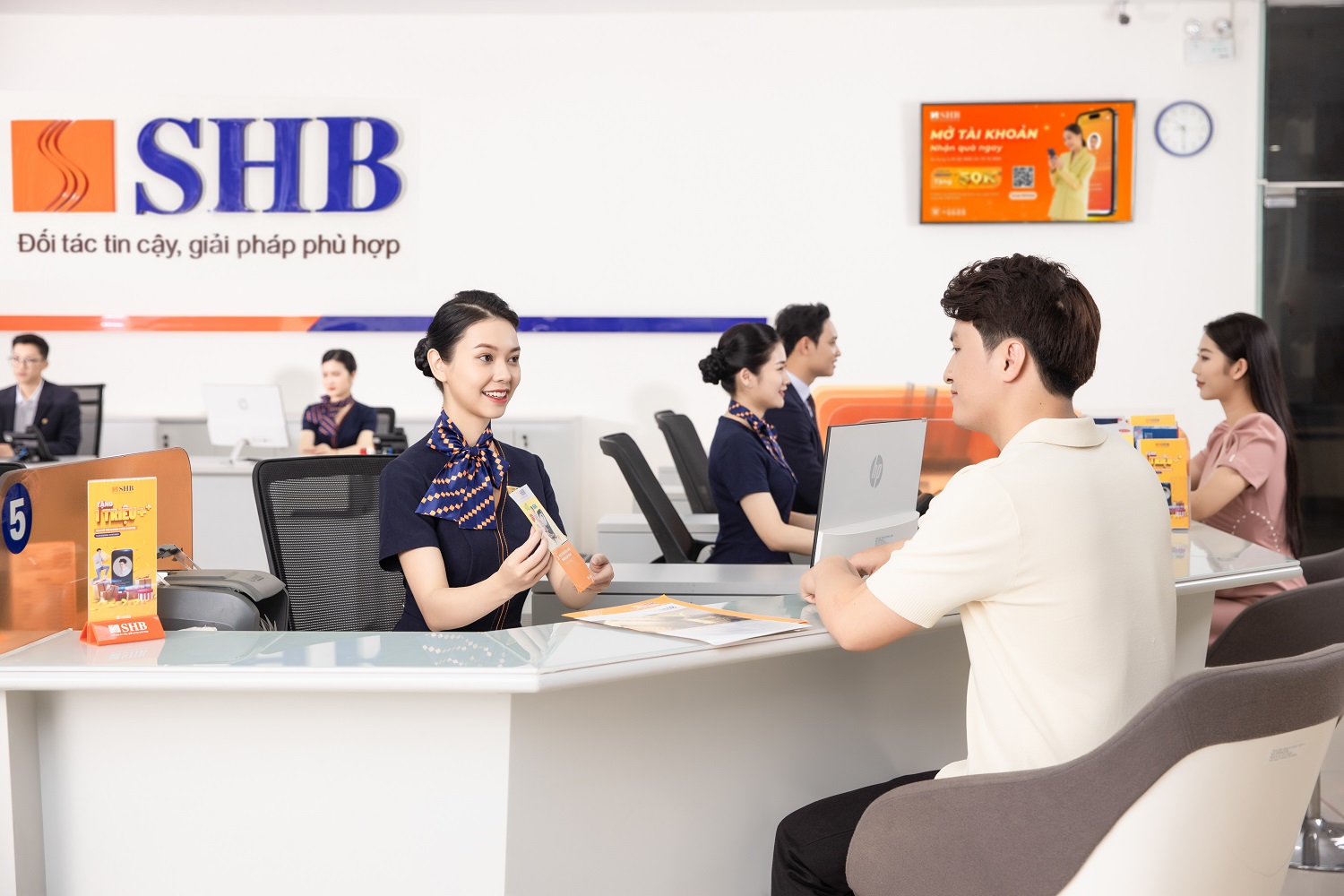 Phó chủ tịch SHB giới thiệu giải pháp thanh toán tích hợp tại ngày Chuyển đổi số- Ảnh 3.