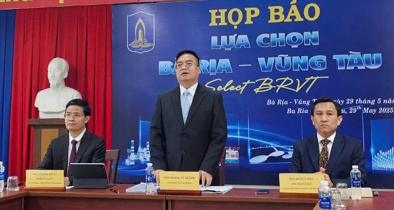 Tạo điều kiện thuận lợi nhất để các nhà đầu tư yên tâm sản xuất kinh doanh- Ảnh 1. Tạo điều kiện thuận lợi nhất để các nhà đầu tư yên tâm sản xuất kinh doanh- Ảnh 1.