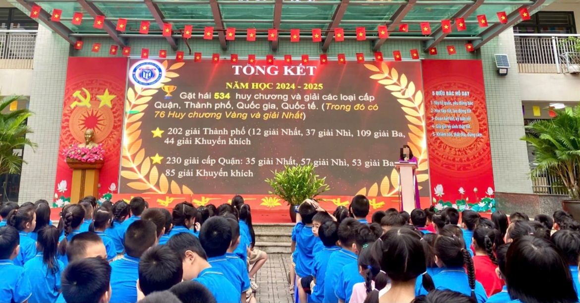 Vì sao con 9,10 điểm toán, văn nhưng không được giấy khen - Ảnh 1.