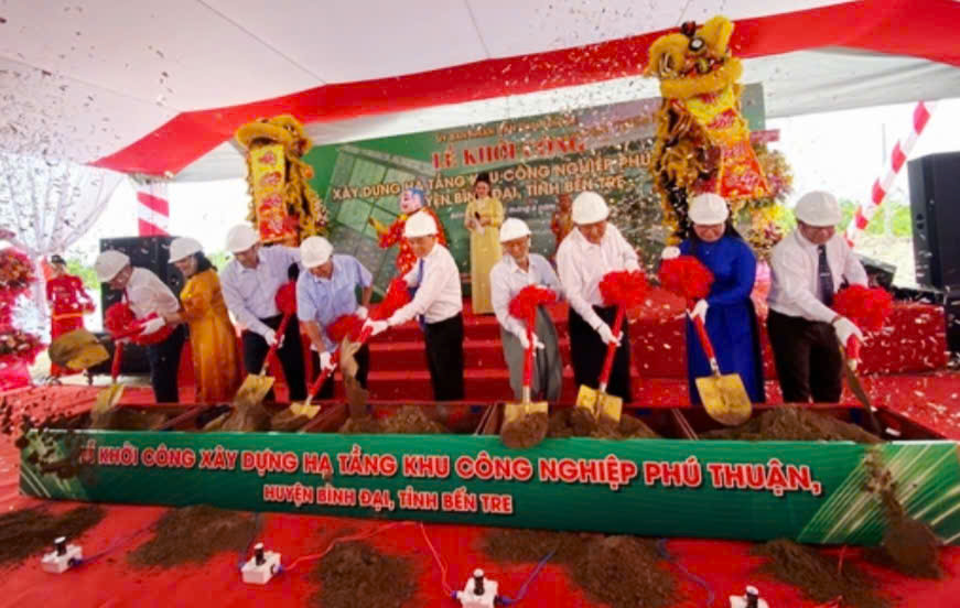 Bến Tre: Giảm vốn dự án hạ tầng KCN Phú Thuận để gỡ vướng đầu tư- Ảnh 2. Bến Tre: Giảm vốn dự án hạ tầng KCN Phú Thuận để gỡ vướng đầu tư- Ảnh 2.