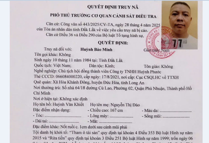 Truy nã cựu chủ tịch doanh nghiệp tham ô tài sản và rửa tiền đang bỏ trốn- Ảnh 1. Truy nã cựu chủ tịch doanh nghiệp tham ô tài sản và rửa tiền đang bỏ trốn- Ảnh 1.