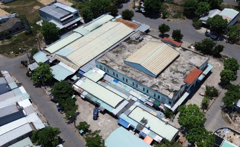 Doanh nghiệp thông báo giá thuê mặt cao ngất ngưỡng, hàng trăm tiểu thương ‘cầu cứu’ tỉnh - Ảnh 3.