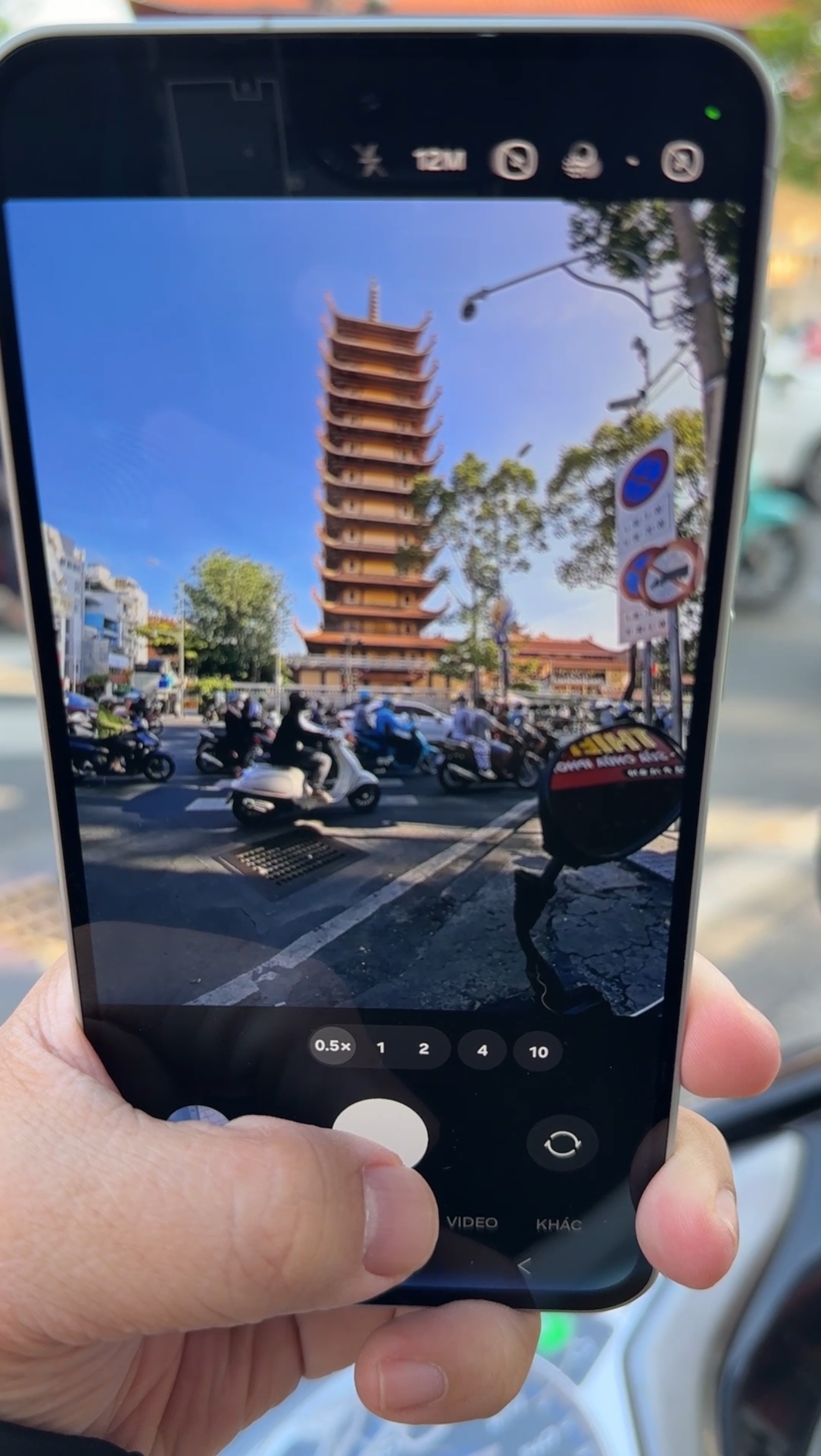 Trải nghiệm Galaxy A56 5G: smartphone AI dành cho GenZ với Gemini Live - Ảnh 3.