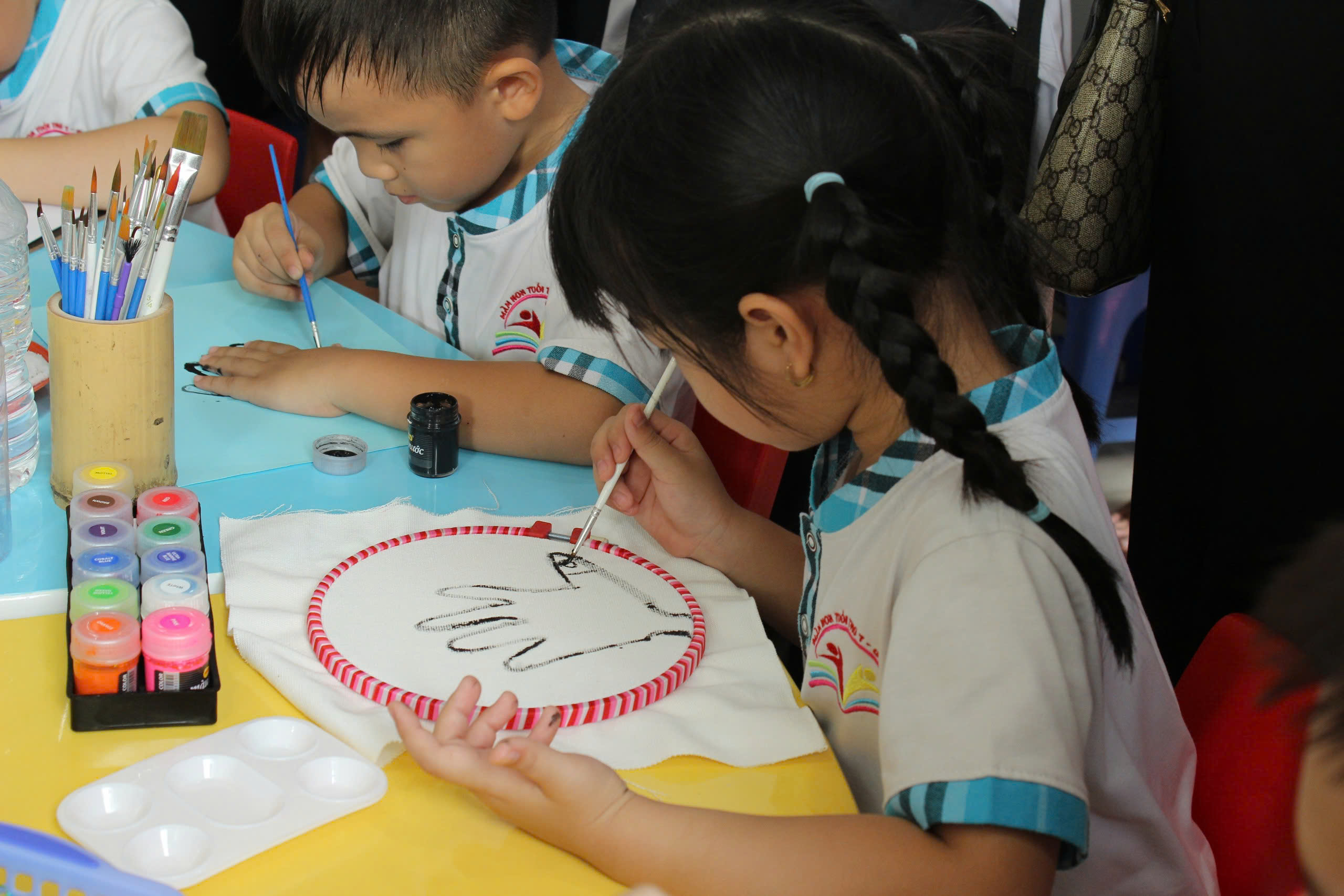 - Foto 2. - Ảnh 2.