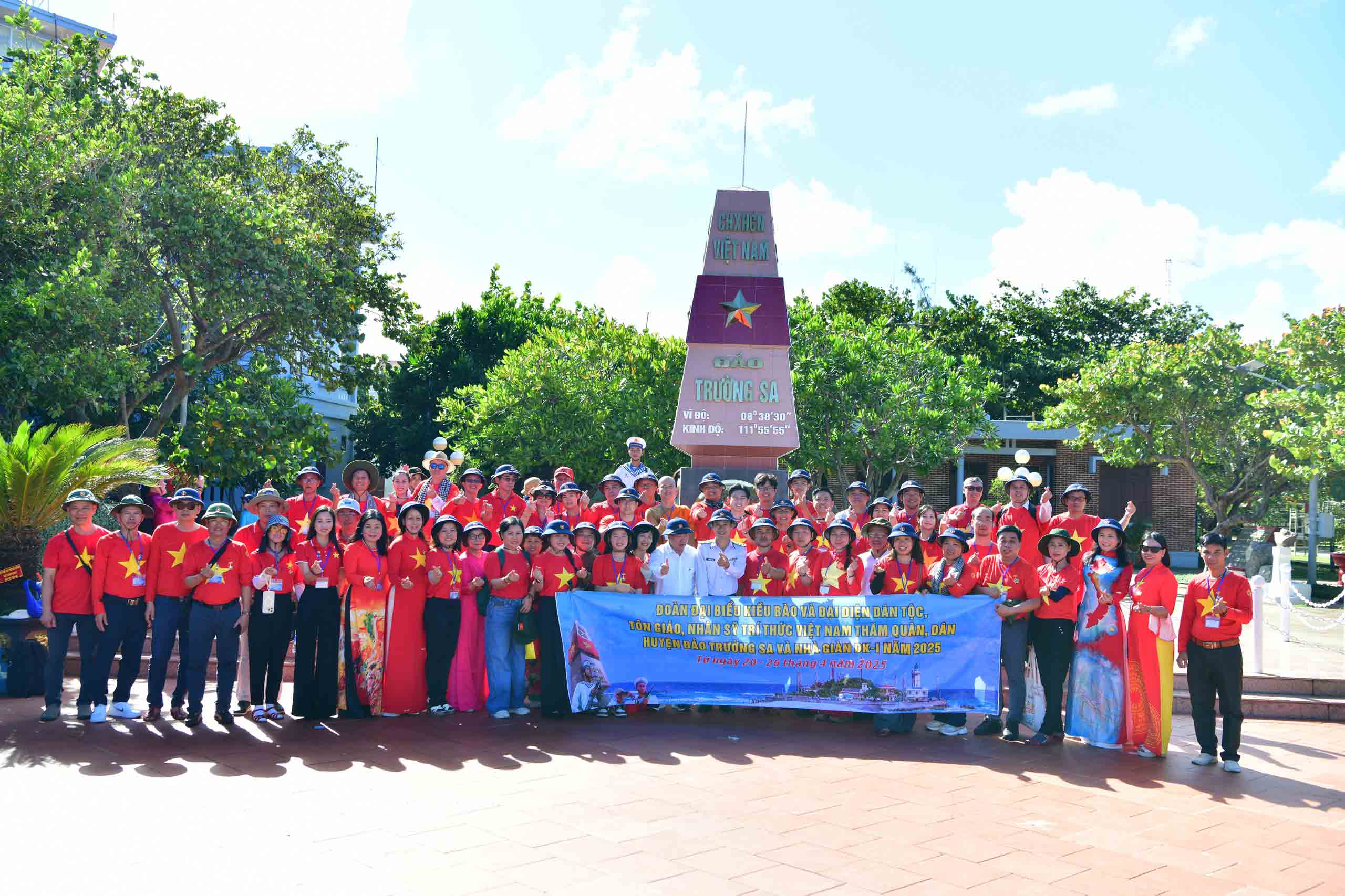Kiều bào hướng trọn trái tim về Trường Sa - Ảnh 4.