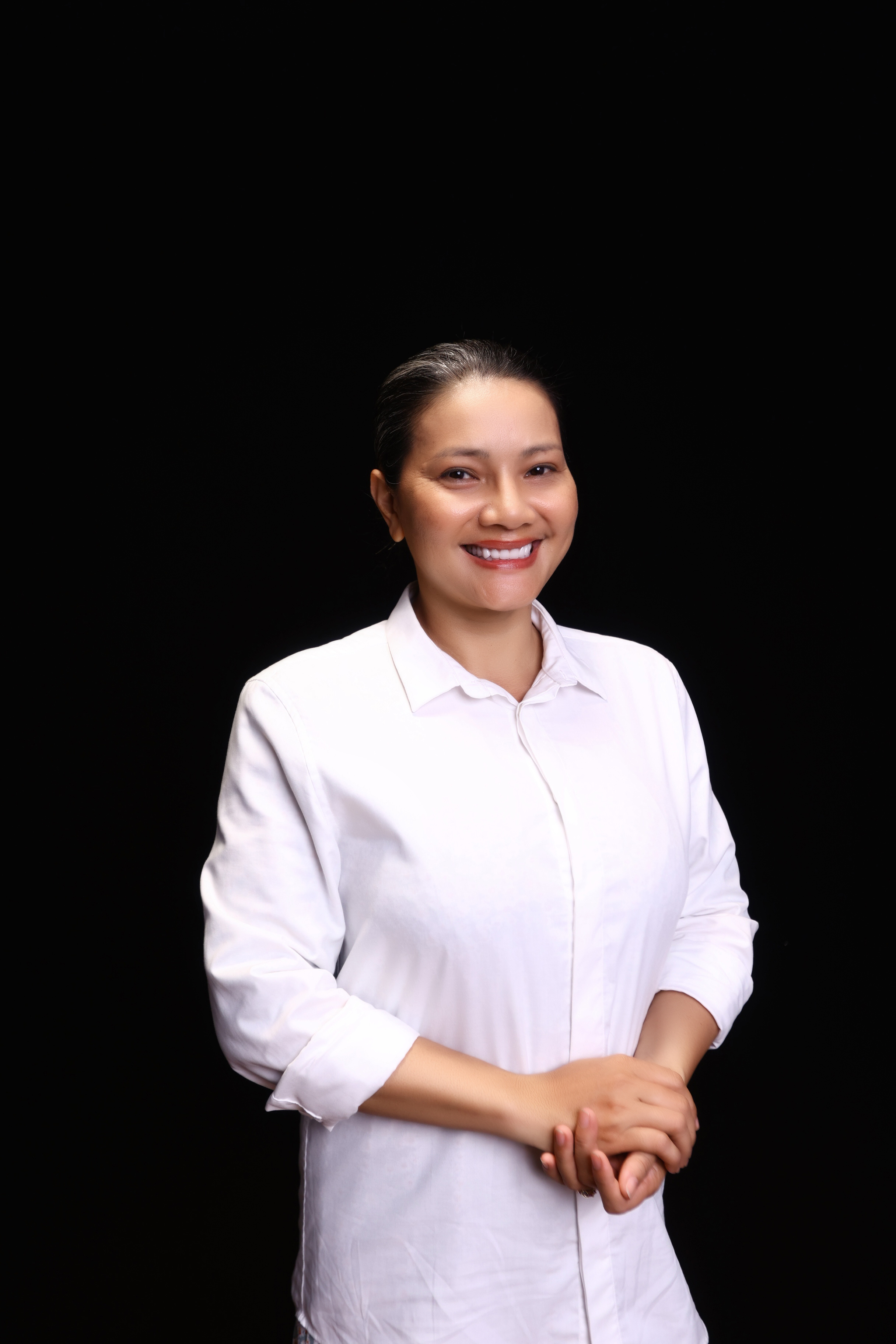 Kha Ly tái xuất sau khi sinh, cùng chồng góp giọng trong dự án đặc biệt - Ảnh 2.