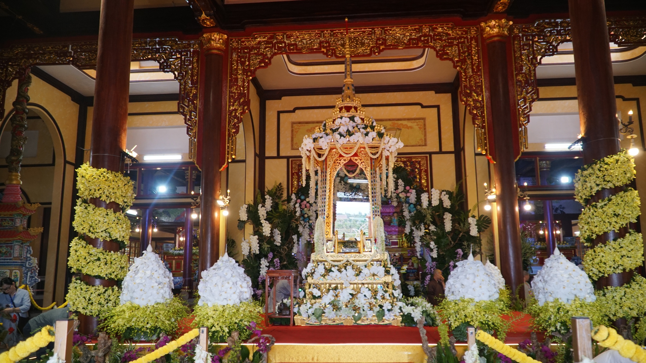 H&igrave;nh ảnh đầu ti&ecirc;n trước giờ cung nghinh x&aacute; lợi Phật ở ch&aacute;nh điện ch&ugrave;a Qu&aacute;n Thế &Acirc;m- Ảnh 10.