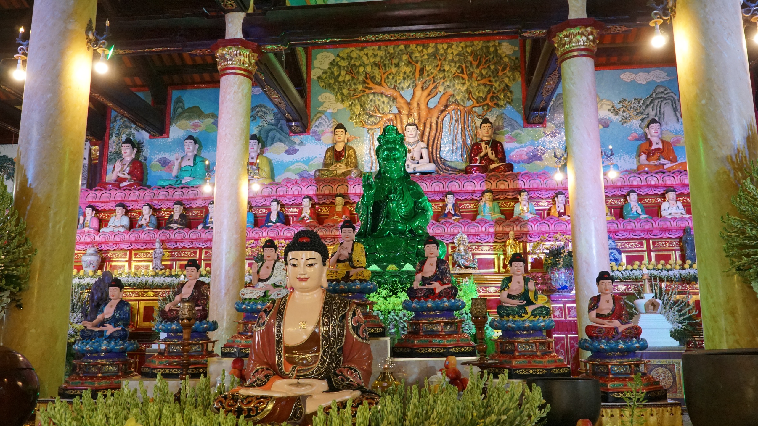 H&igrave;nh ảnh đầu ti&ecirc;n trước giờ cung nghinh x&aacute; lợi Phật ở ch&aacute;nh điện ch&ugrave;a Qu&aacute;n Thế &Acirc;m- Ảnh 1.