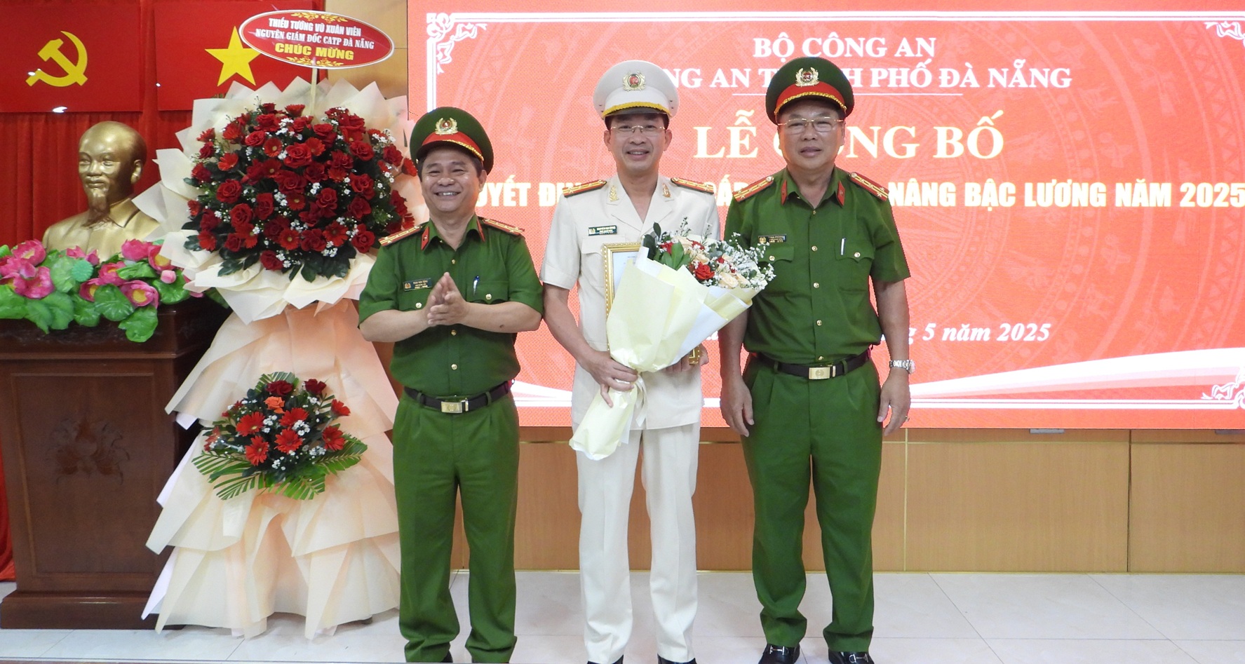 Phó giám đốc phụ trách Công an TP.Đà Nẵng được thăng cấp đại tá trước niên hạn- Ảnh 1. Phó giám đốc phụ trách Công an TP.Đà Nẵng được thăng cấp đại tá trước niên hạn- Ảnh 1.