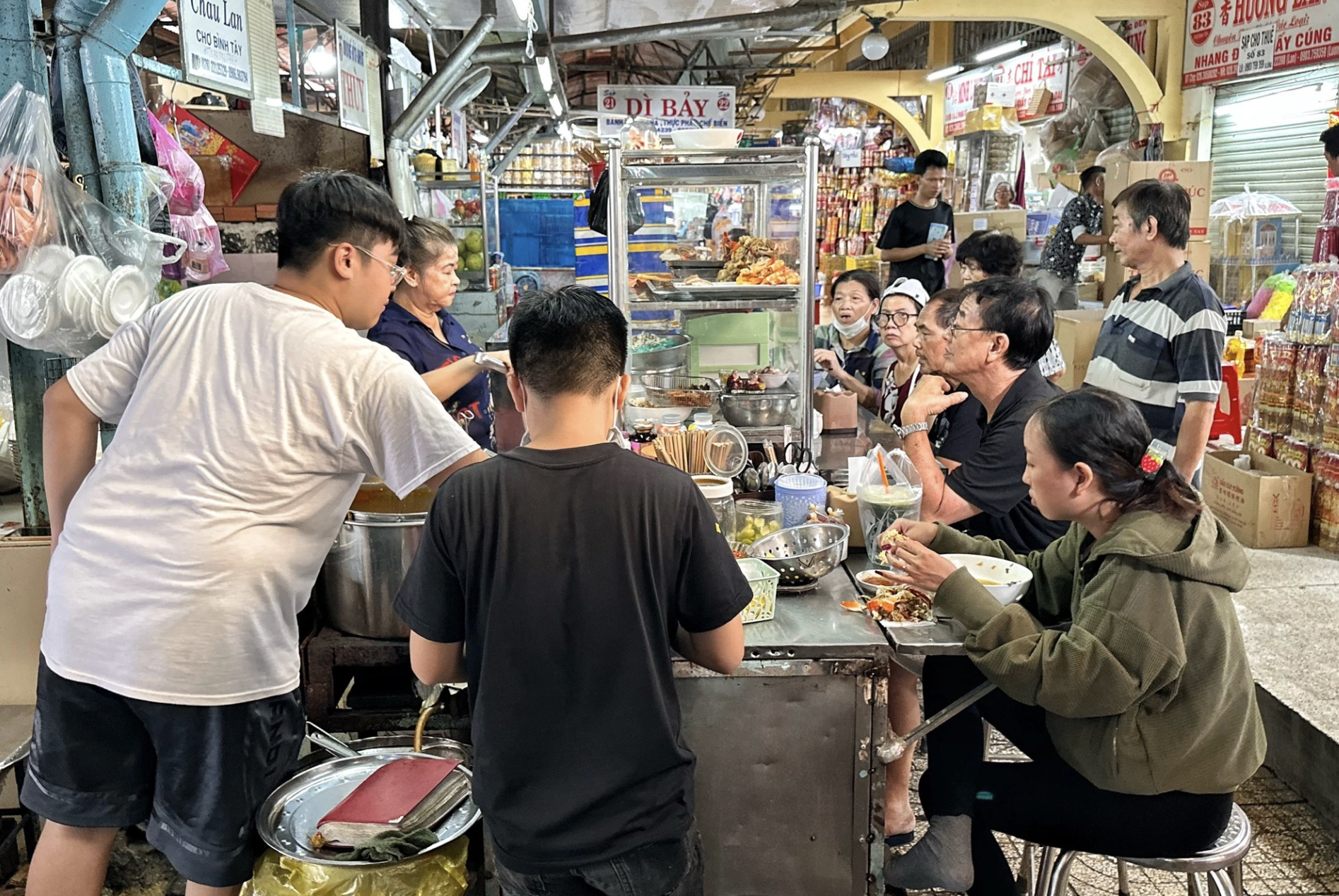 Bánh canh '1 giờ' từ nay nghỉ bán: TP.HCM còn quán bánh canh nào ngon nức tiếng? - Ảnh 2.