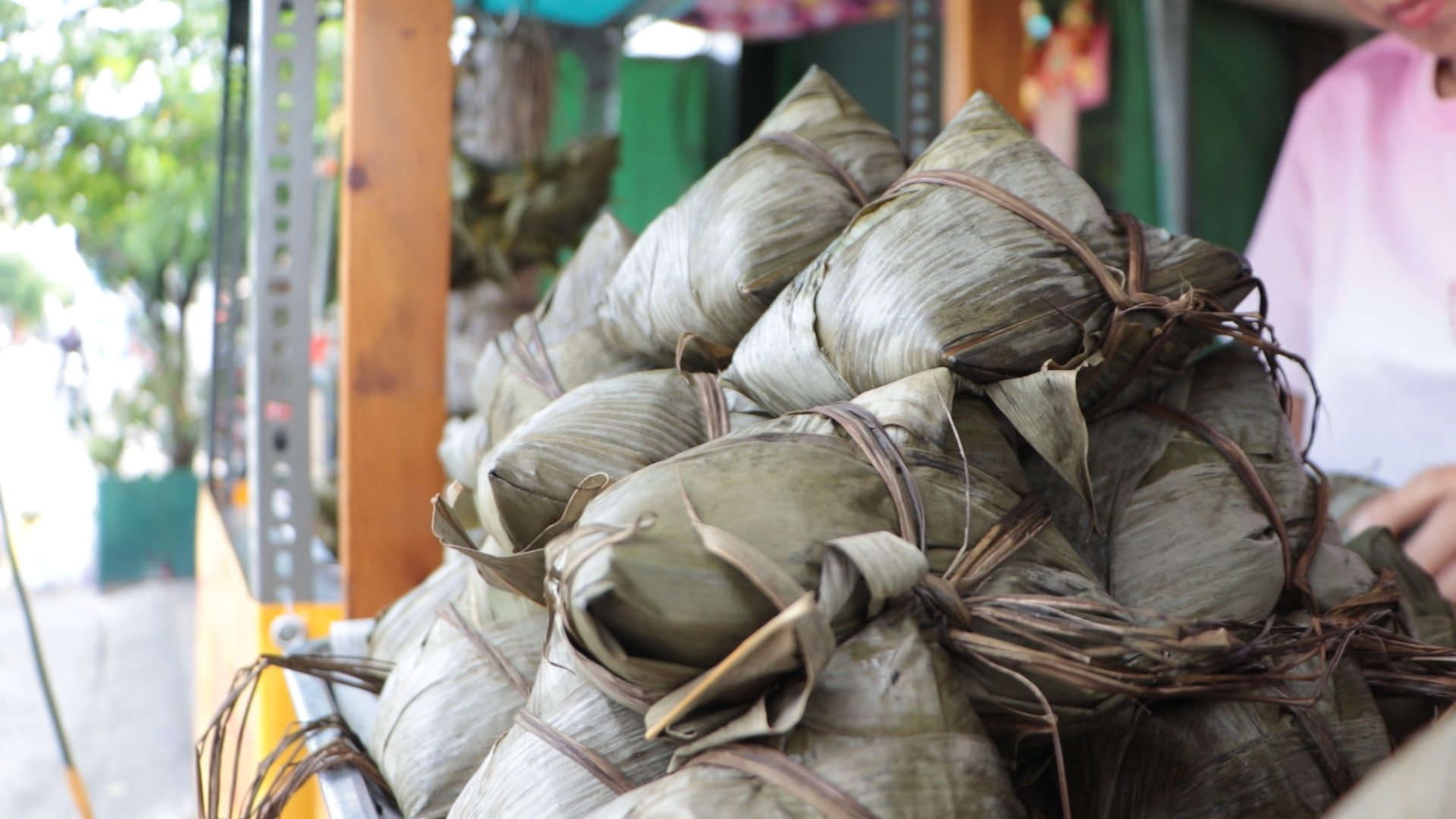 M&ugrave;a b&aacute;nh b&aacute; trạng của người Hoa ở TP.HCM: G&oacute;i kh&ocirc;ng kịp tay, nấu liền 4 nồi/ng&agrave;y- Ảnh 2.