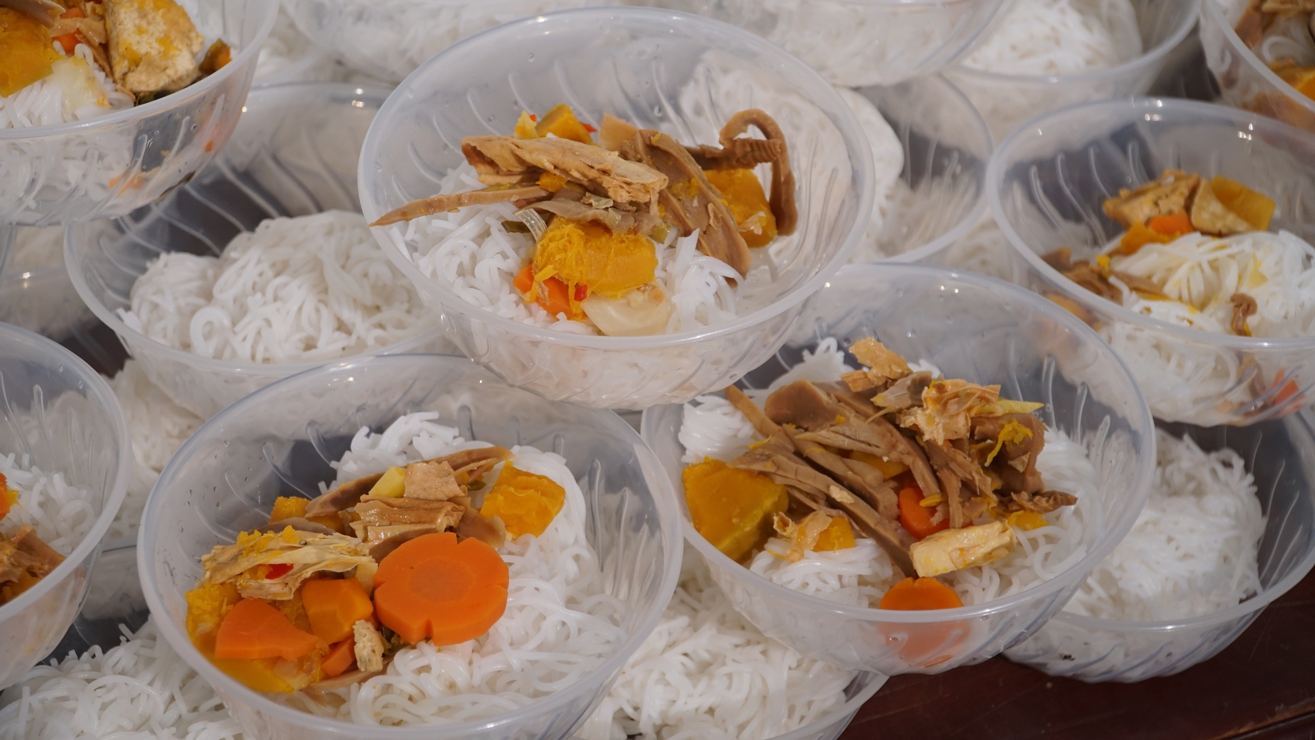 H&agrave;ng ng&agrave;n người trẻ chi&ecirc;m b&aacute;i x&aacute; lợi Phật v&agrave; thực tập hạnh từ bi tại ch&ugrave;a Qu&aacute;n Thế &Acirc;m - Ảnh 5.