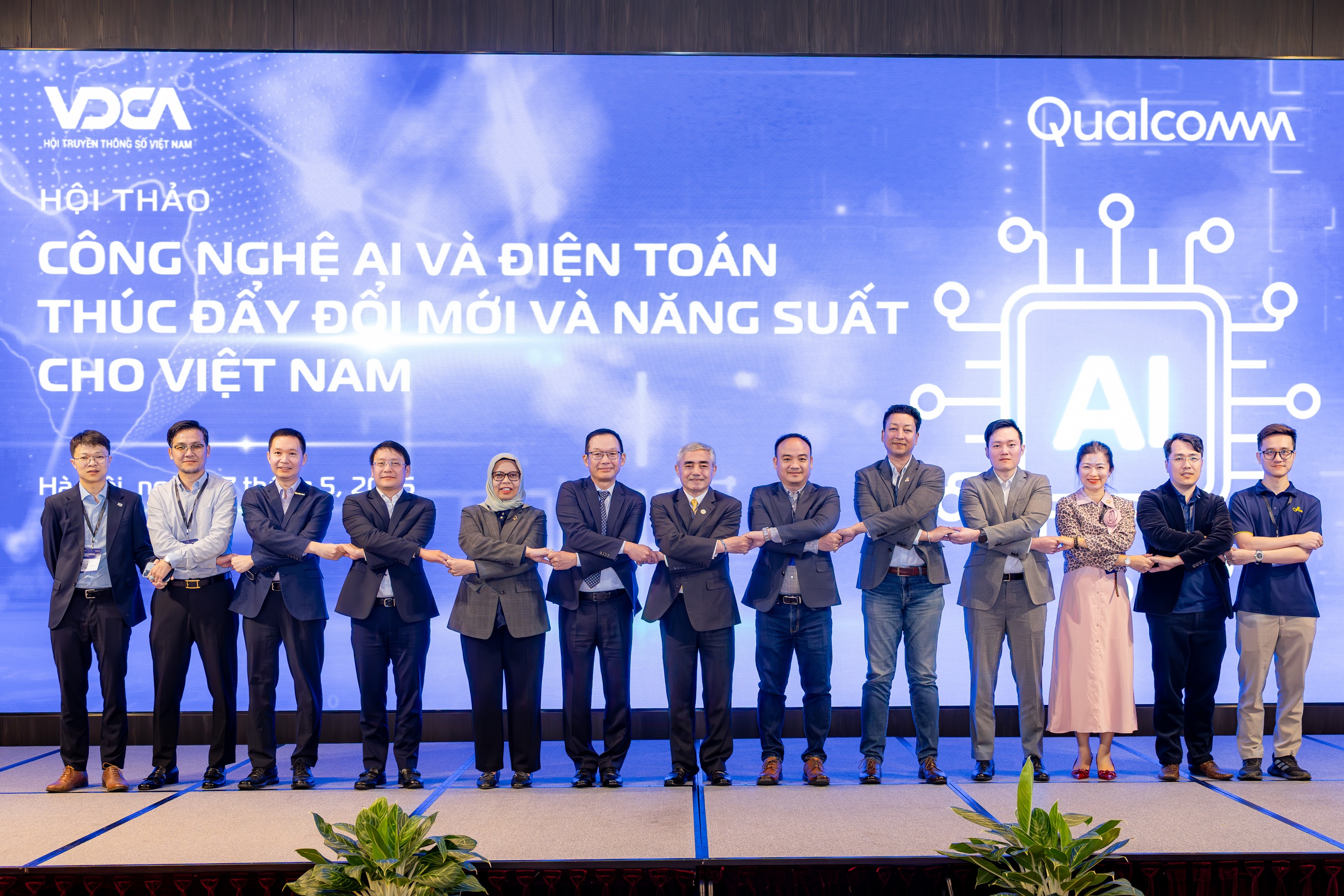 Qualcomm đồng hành cùng công nghệ Việt vươn mình - Bước ngoặt mới cho Việt Nam số- Ảnh 1. Qualcomm đồng hành cùng công nghệ Việt vươn mình - Bước ngoặt mới cho Việt Nam số- Ảnh 1.