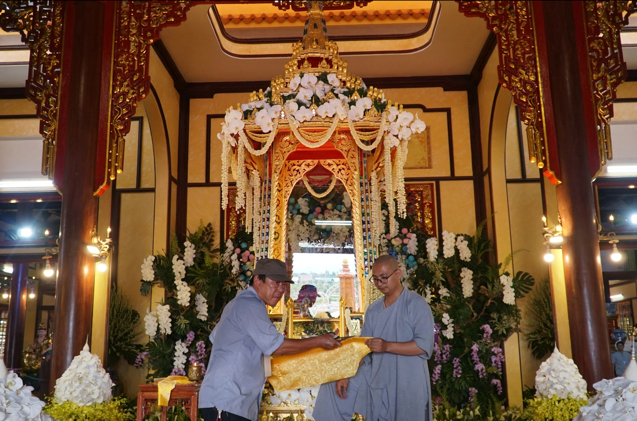 H&igrave;nh ảnh đầu ti&ecirc;n trước giờ cung nghinh x&aacute; lợi Phật ở ch&aacute;nh điện ch&ugrave;a Qu&aacute;n Thế &Acirc;m- Ảnh 5.