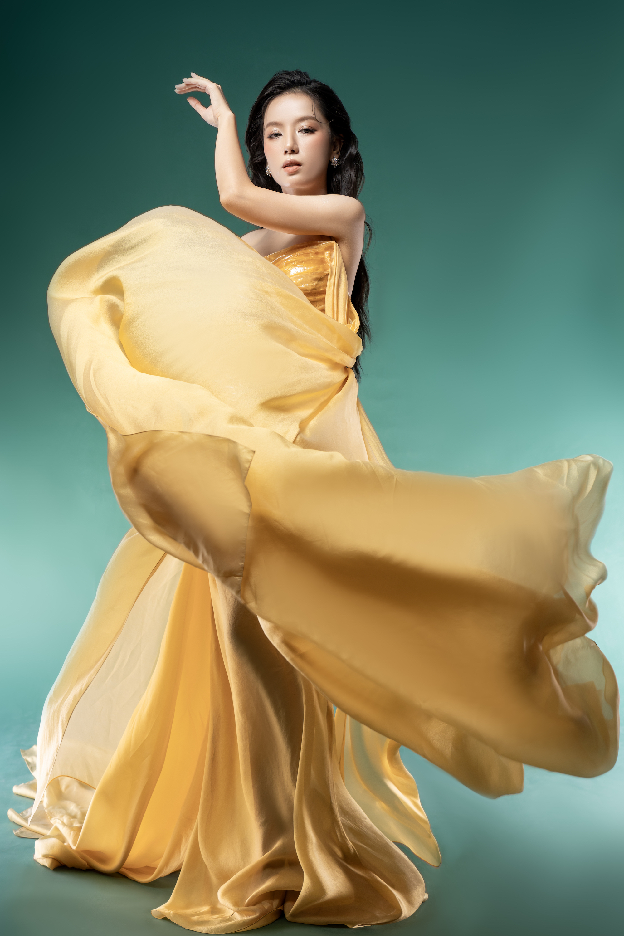 Lê Hạ Anh: Sống kín tiếng tuổi 30, không chấp nhận đánh đổi trong nghề - Ảnh 2.