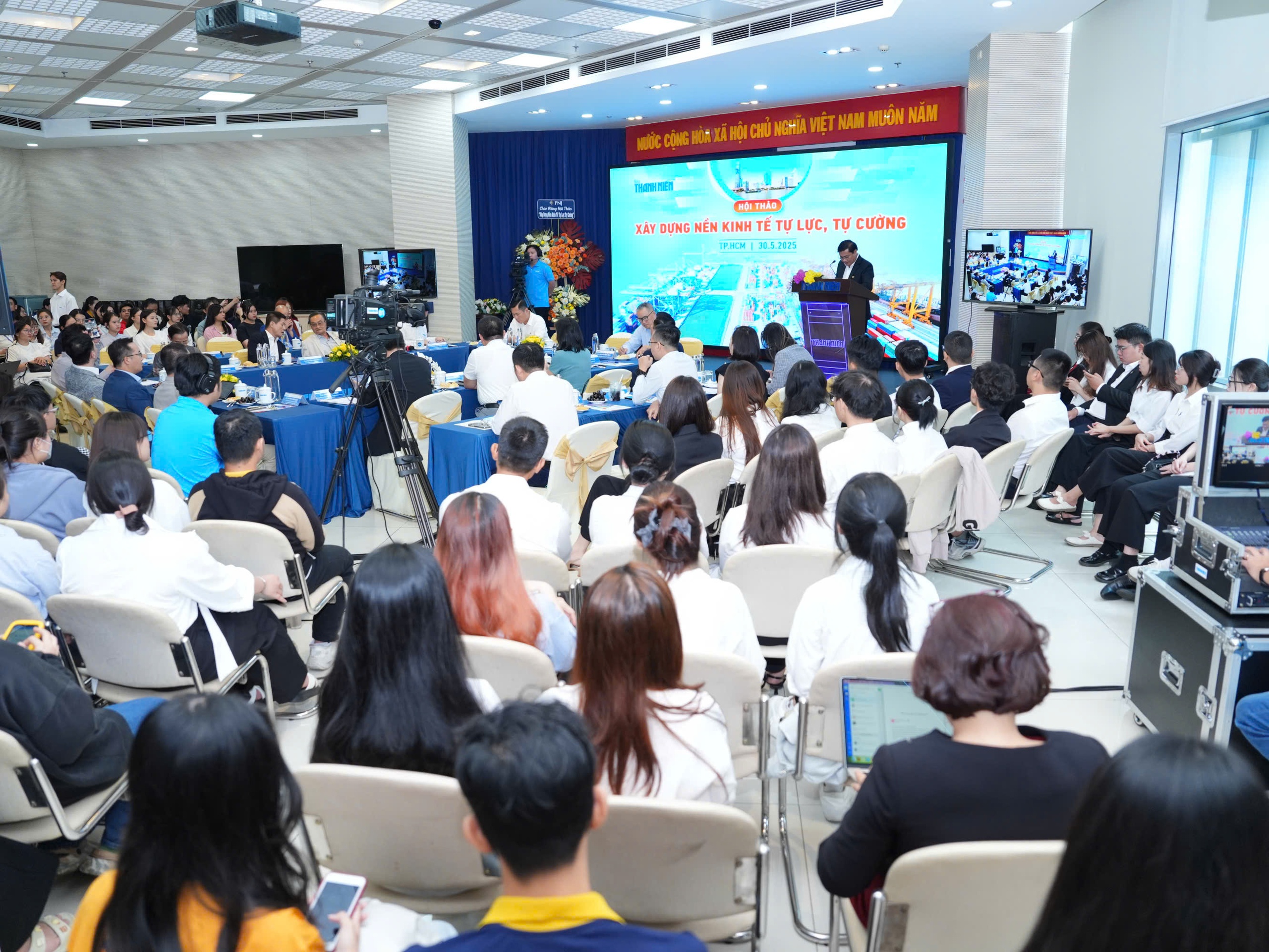 Xây dựng nền kinh tế tự lực tự cường, tạo ra những doanh nghiệp 'sếu đầu đàn'- Ảnh 2.