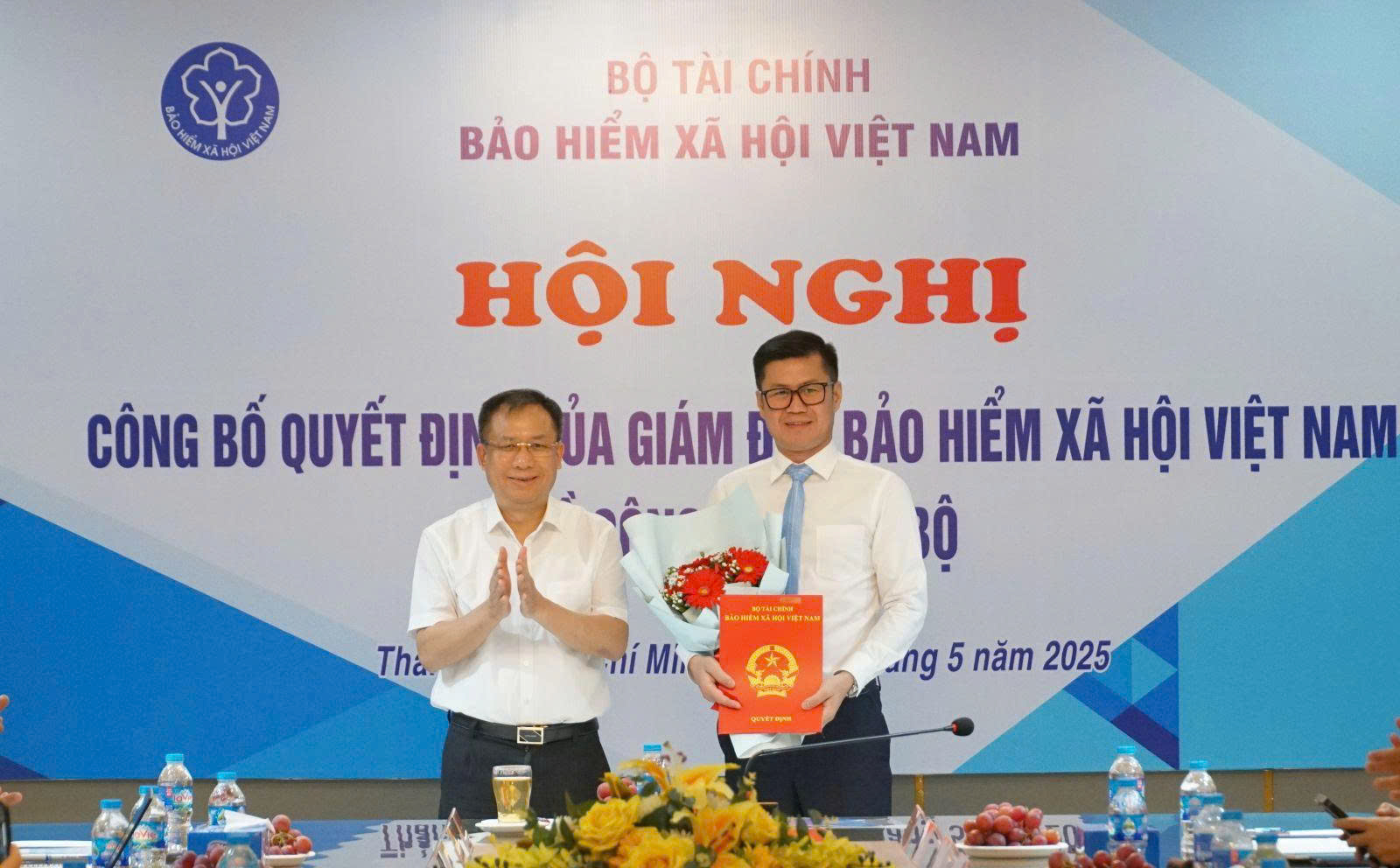 Từ 1.6.2025, ông Lò Quân Hiệp làm giám đốc BHXH khu vực XXVII - Ảnh 1.