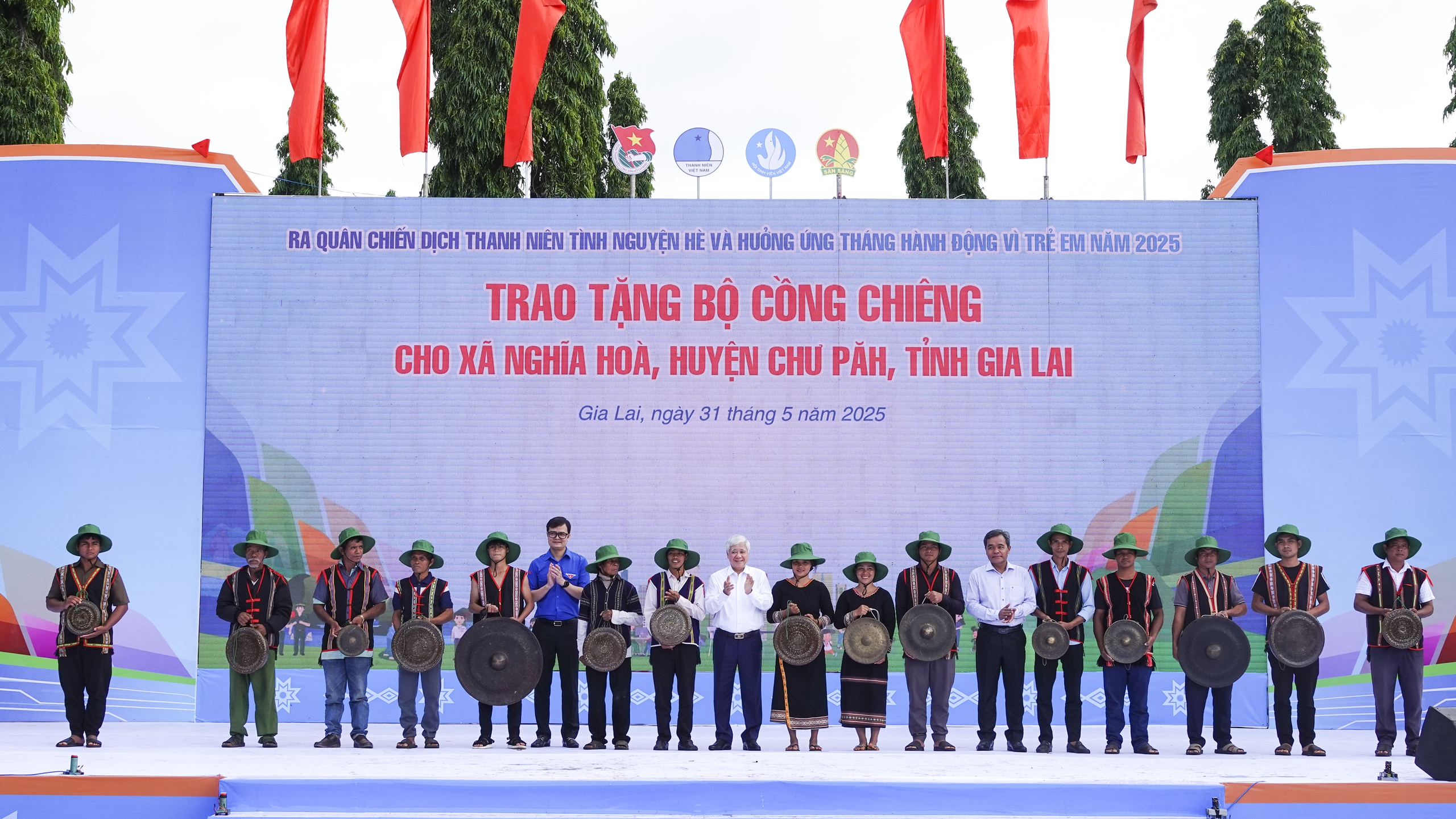 Toàn cảnh ra quân Chiến dịch Thanh niên tình nguyện hè 2025 tại Gia Lai - Ảnh 16.