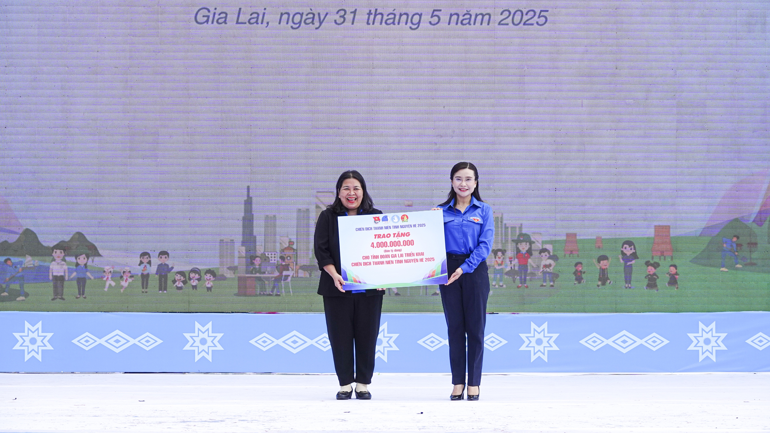Toàn cảnh ra quân Chiến dịch Thanh niên tình nguyện hè 2025 tại Gia Lai - Ảnh 3.