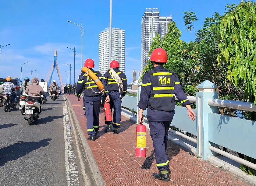 Đà Nẵng trước giờ khai mạc pháo hoa: Huy động tổng lực quân sự vào vị trí - Ảnh 5.