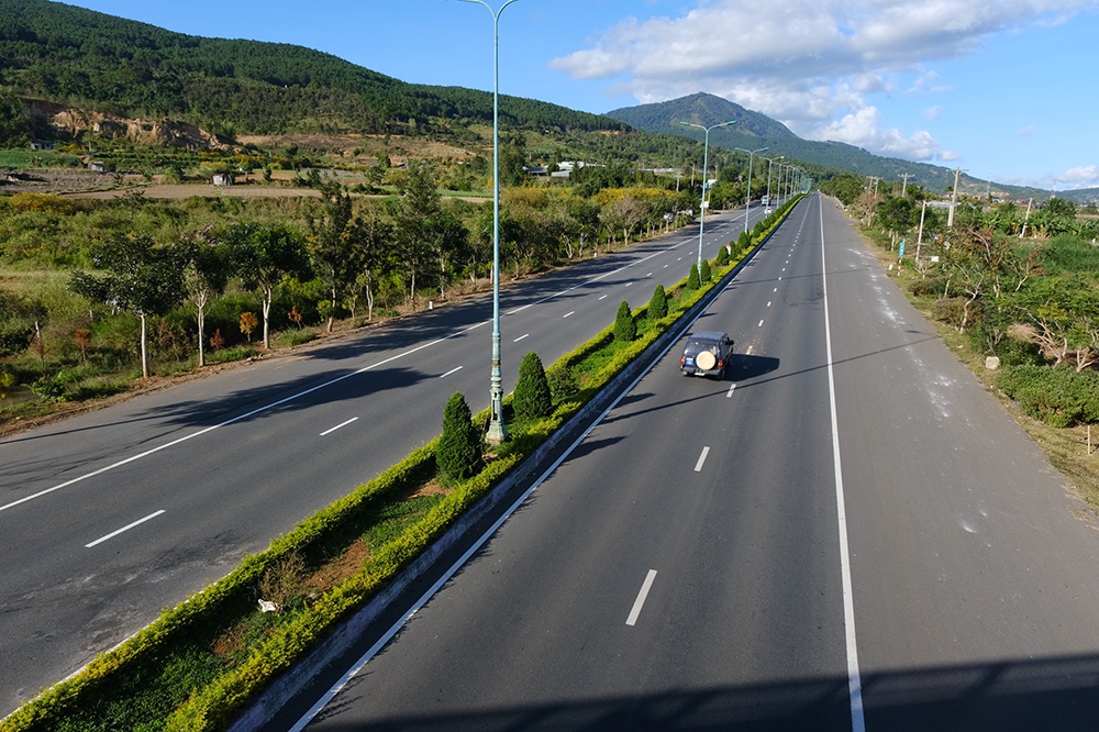 Mở rộng cao tốc Bắc - Nam: Cú 'bắt tay' của các ông lớn giao thông- Ảnh 1. Mở rộng cao tốc Bắc - Nam: Cú 'bắt tay' của các ông lớn giao thông- Ảnh 1.
